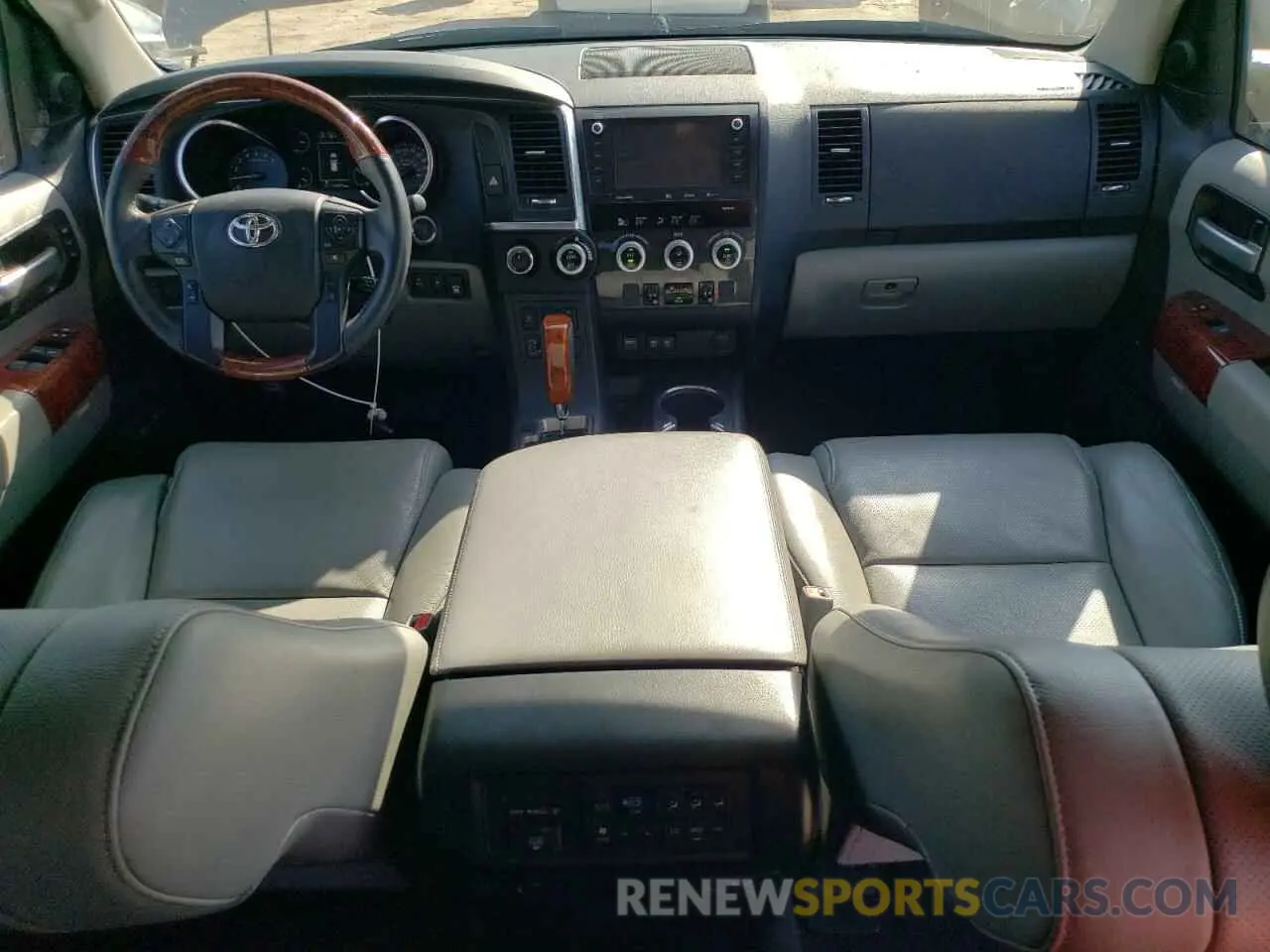 8 Photograph of a damaged car 5TDGY5B13NS189791 TOYOTA SEQUOIA 2022