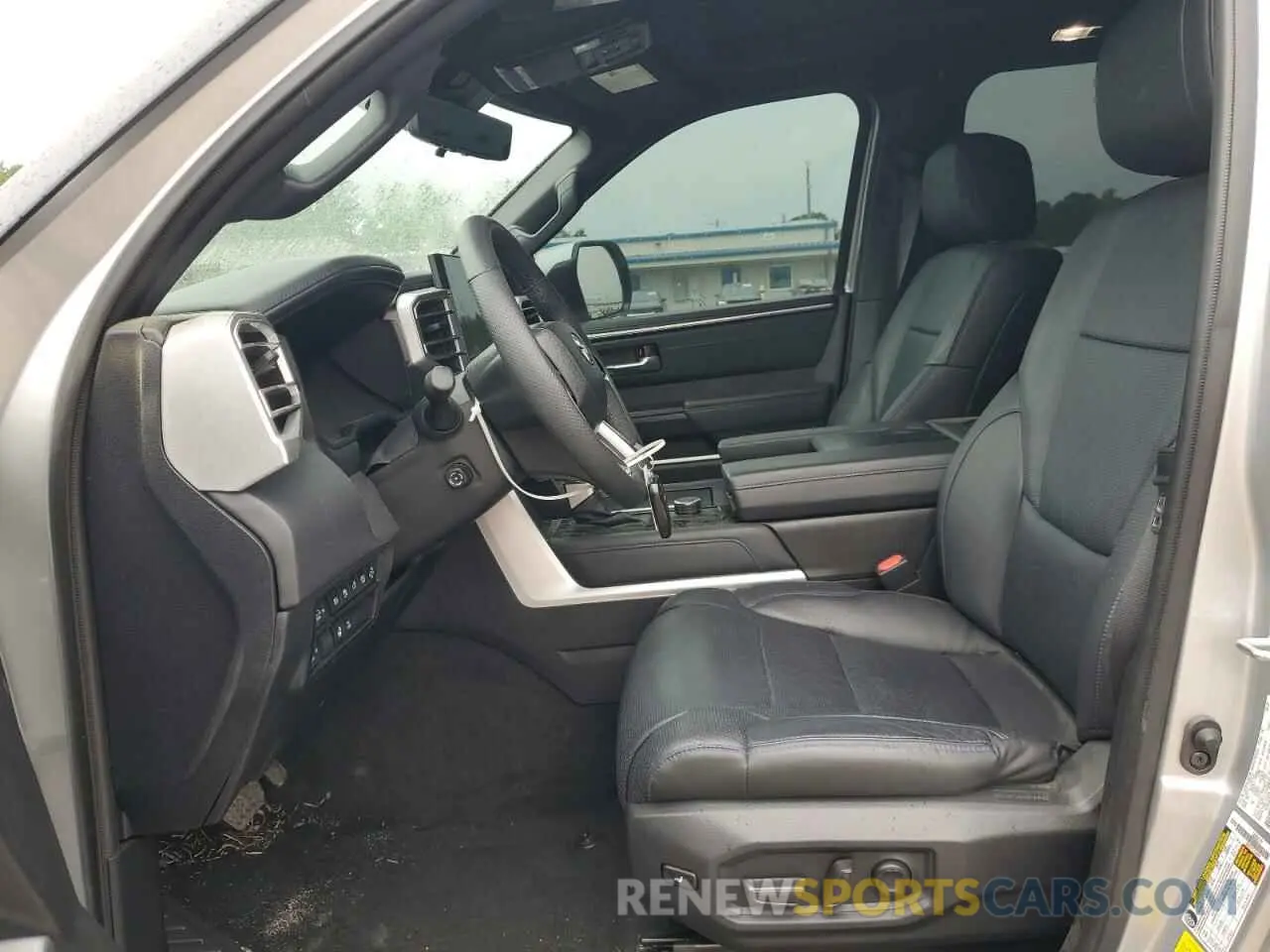 7 Photograph of a damaged car 7SVAAAAA1PX002409 TOYOTA SEQUOIA 2023