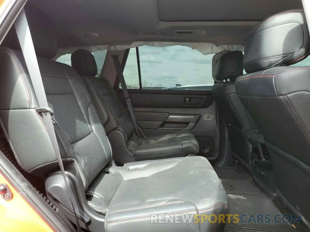 11 Photograph of a damaged car 7SVAAABA3PX008517 TOYOTA SEQUOIA 2023