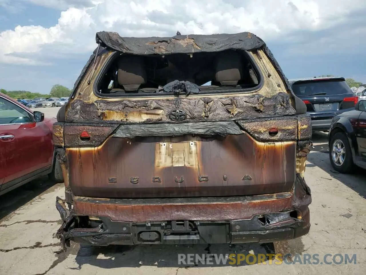 6 Photograph of a damaged car 7SVAAABA3PX018027 TOYOTA SEQUOIA 2023
