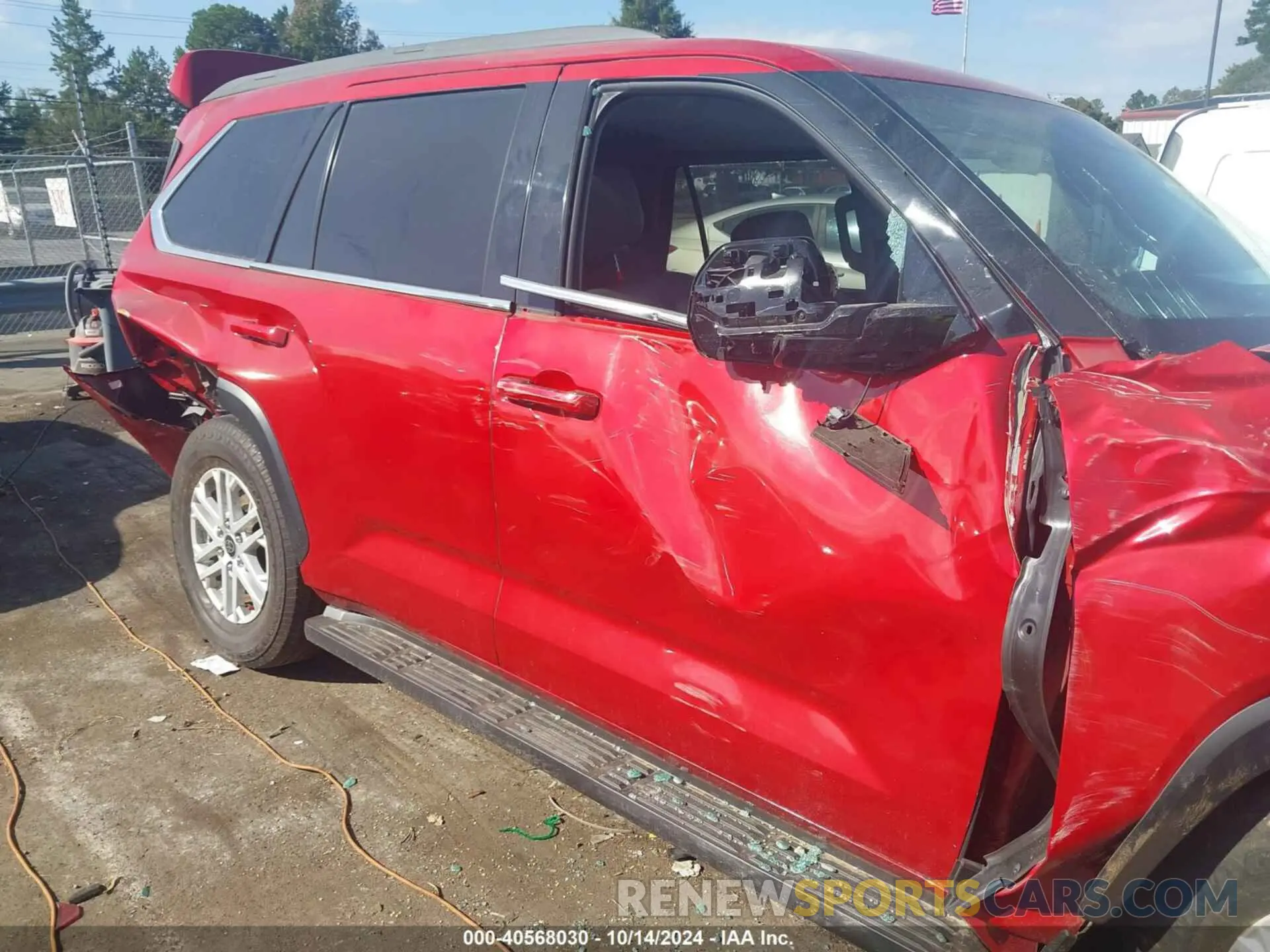 18 Photograph of a damaged car 7SVAAABA4PX010308 TOYOTA SEQUOIA 2023