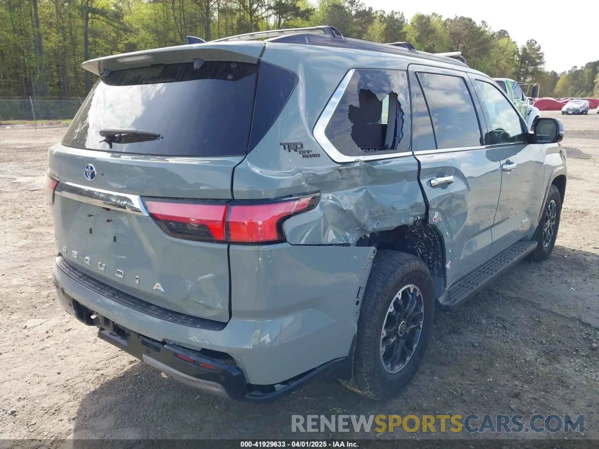 4 Photograph of a damaged car 7SVAAABA9PX004097 TOYOTA SEQUOIA 2023