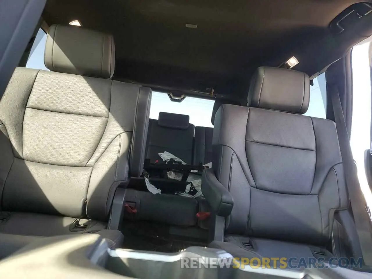 10 Photograph of a damaged car 7SVAAABA1RX045827 TOYOTA SEQUOIA 2024