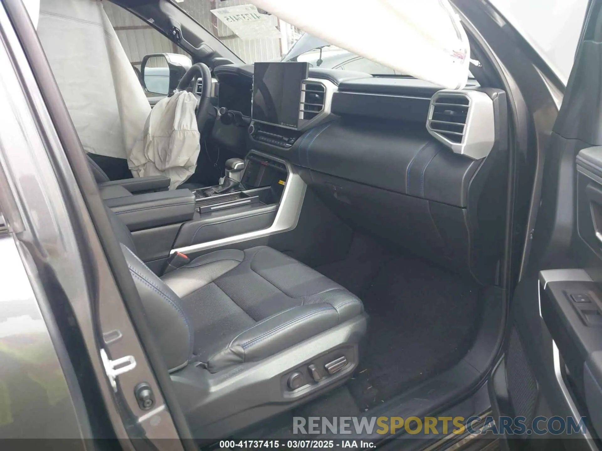 5 Photograph of a damaged car 7SVAAABA3RX023991 TOYOTA SEQUOIA 2024