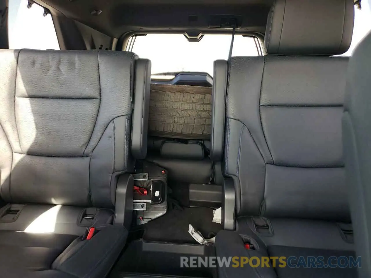 10 Photograph of a damaged car 7SVAAABA4RX048026 TOYOTA SEQUOIA 2024