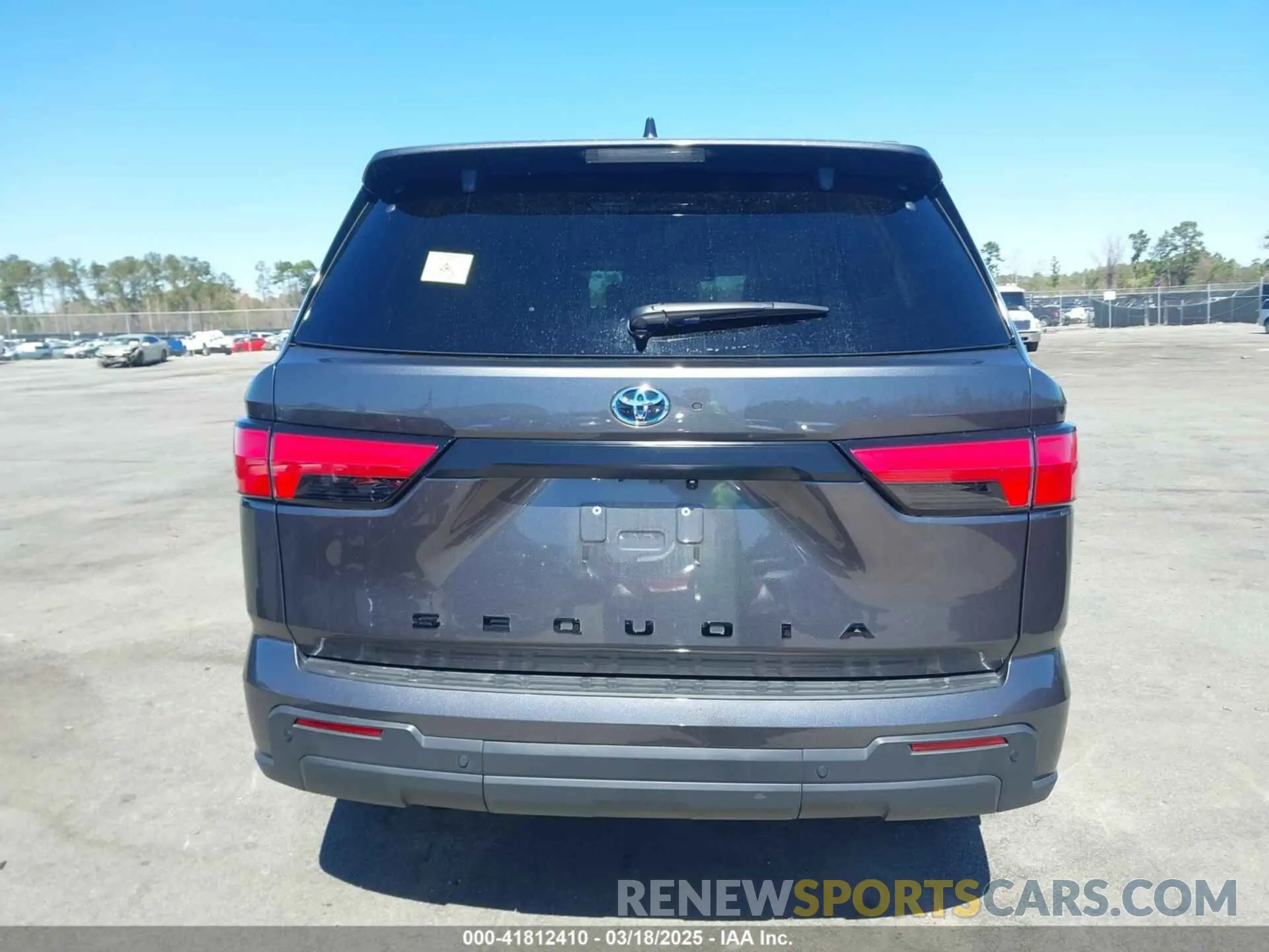 16 Photograph of a damaged car 7SVAAABA8RX047798 TOYOTA SEQUOIA 2024