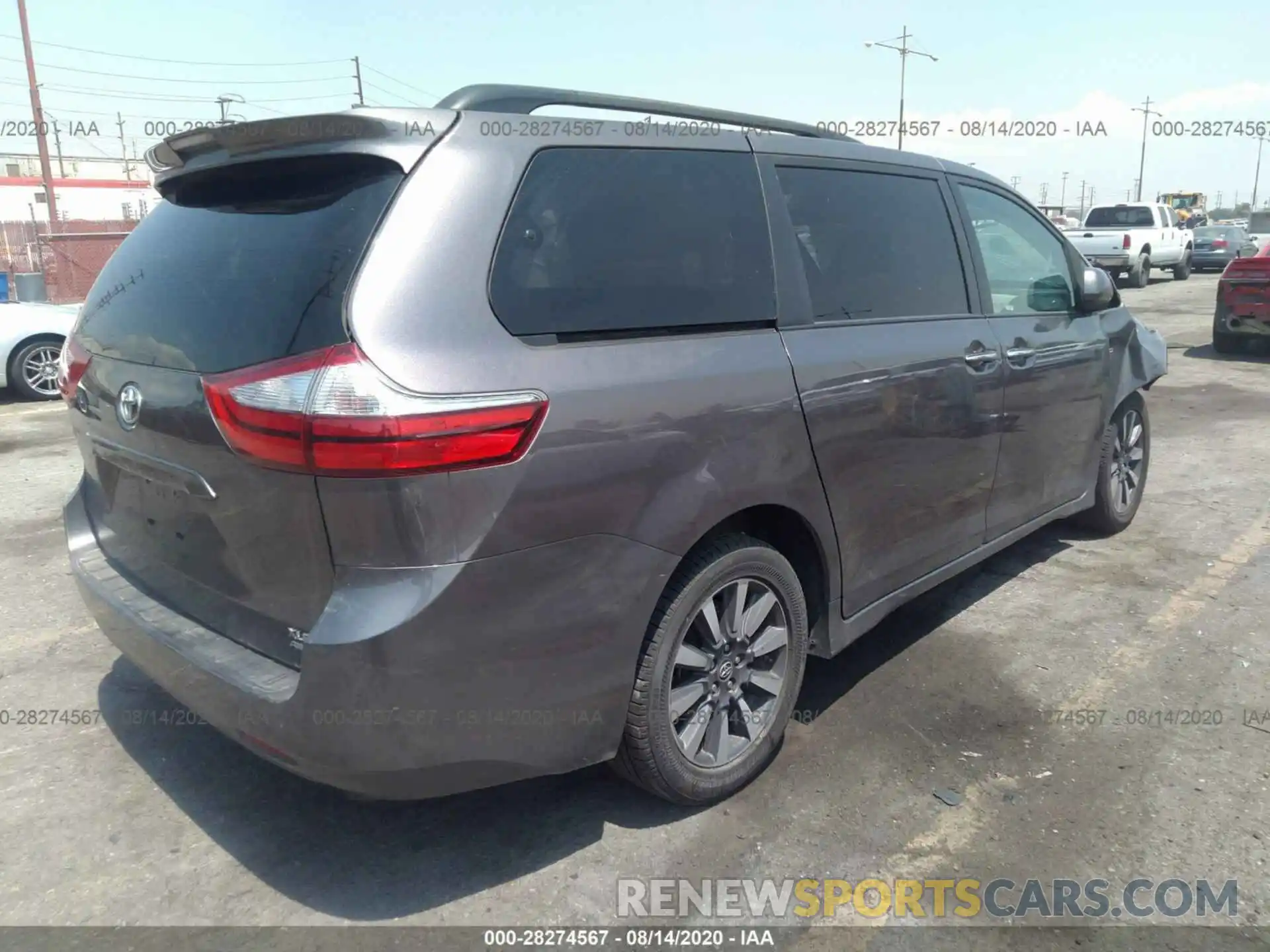 4 Photograph of a damaged car 5TDDZ3DC0KS220638 TOYOTA SIENNA 2019