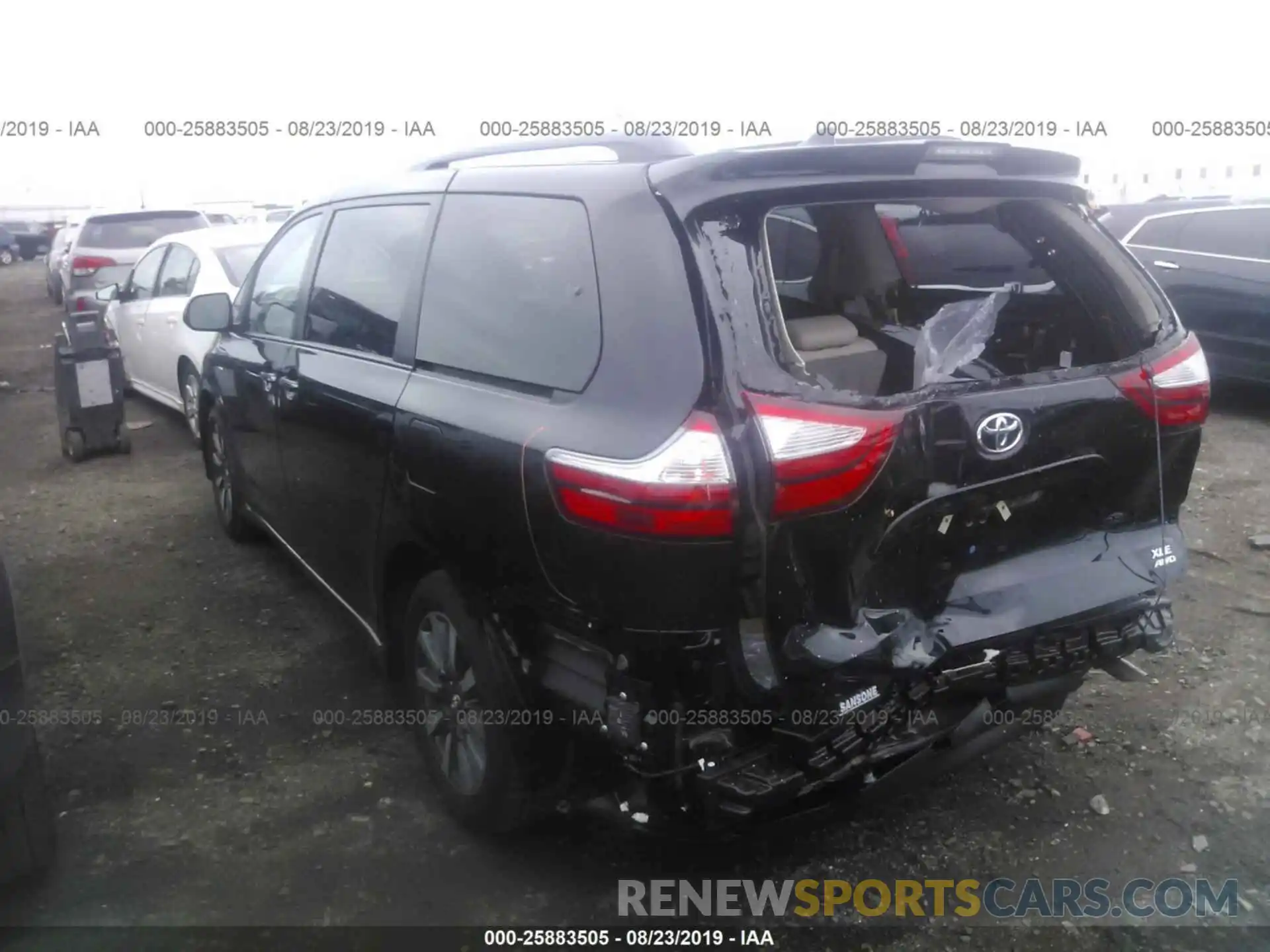 3 Photograph of a damaged car 5TDDZ3DC0KS224737 TOYOTA SIENNA 2019