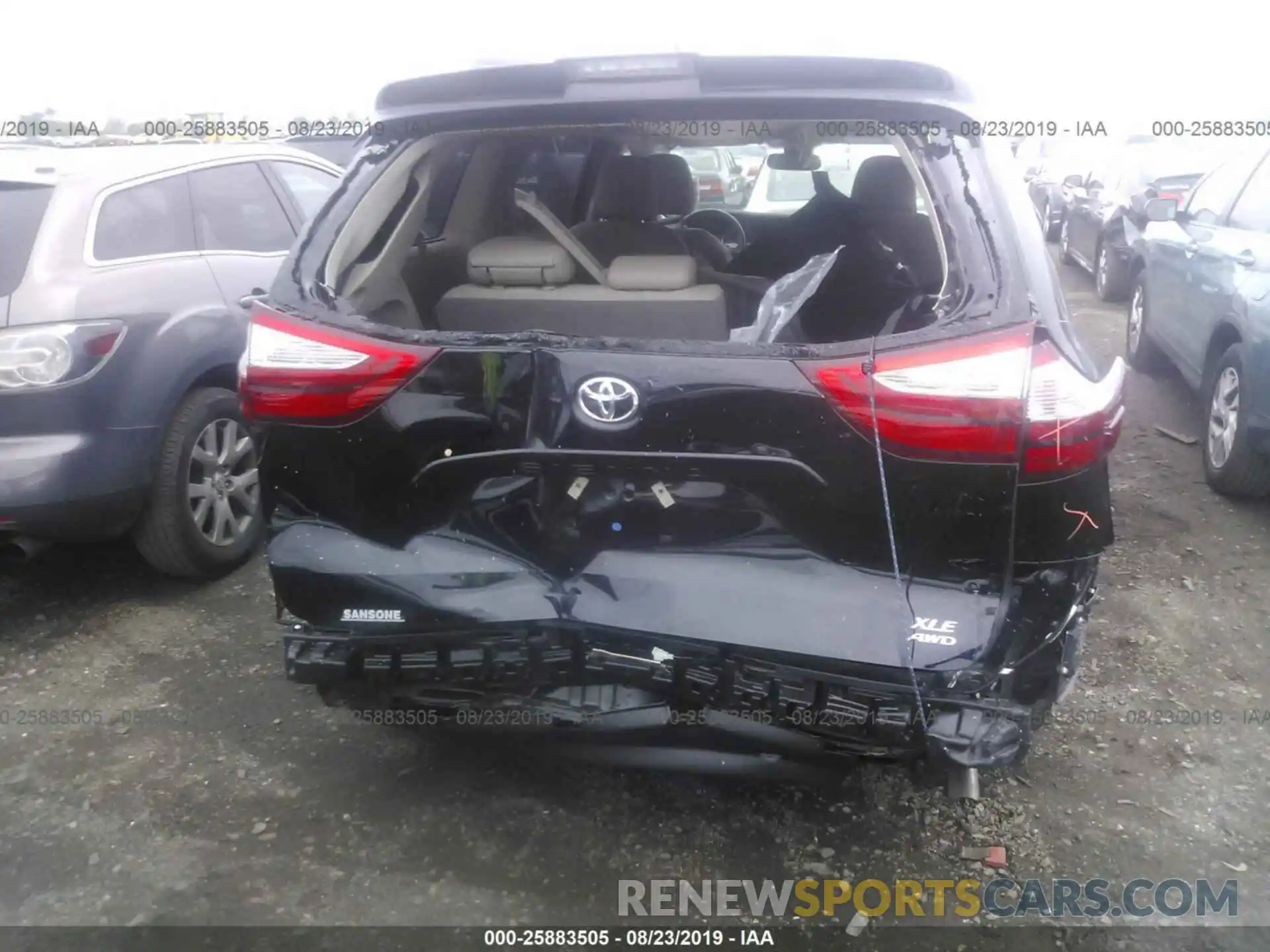 6 Photograph of a damaged car 5TDDZ3DC0KS224737 TOYOTA SIENNA 2019