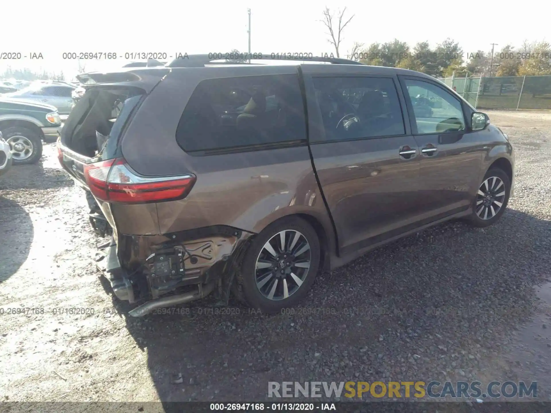 4 Photograph of a damaged car 5TDDZ3DC1KS210779 TOYOTA SIENNA 2019