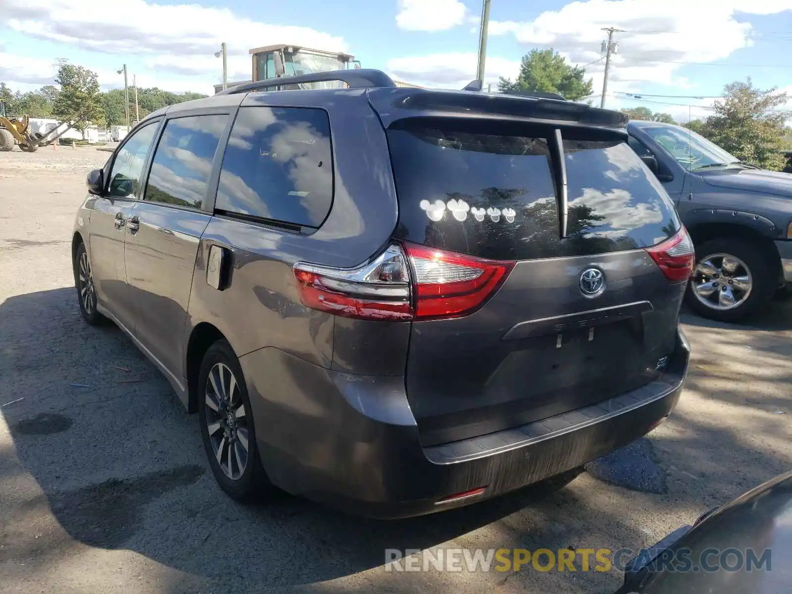 3 Photograph of a damaged car 5TDDZ3DC1KS216954 TOYOTA SIENNA 2019