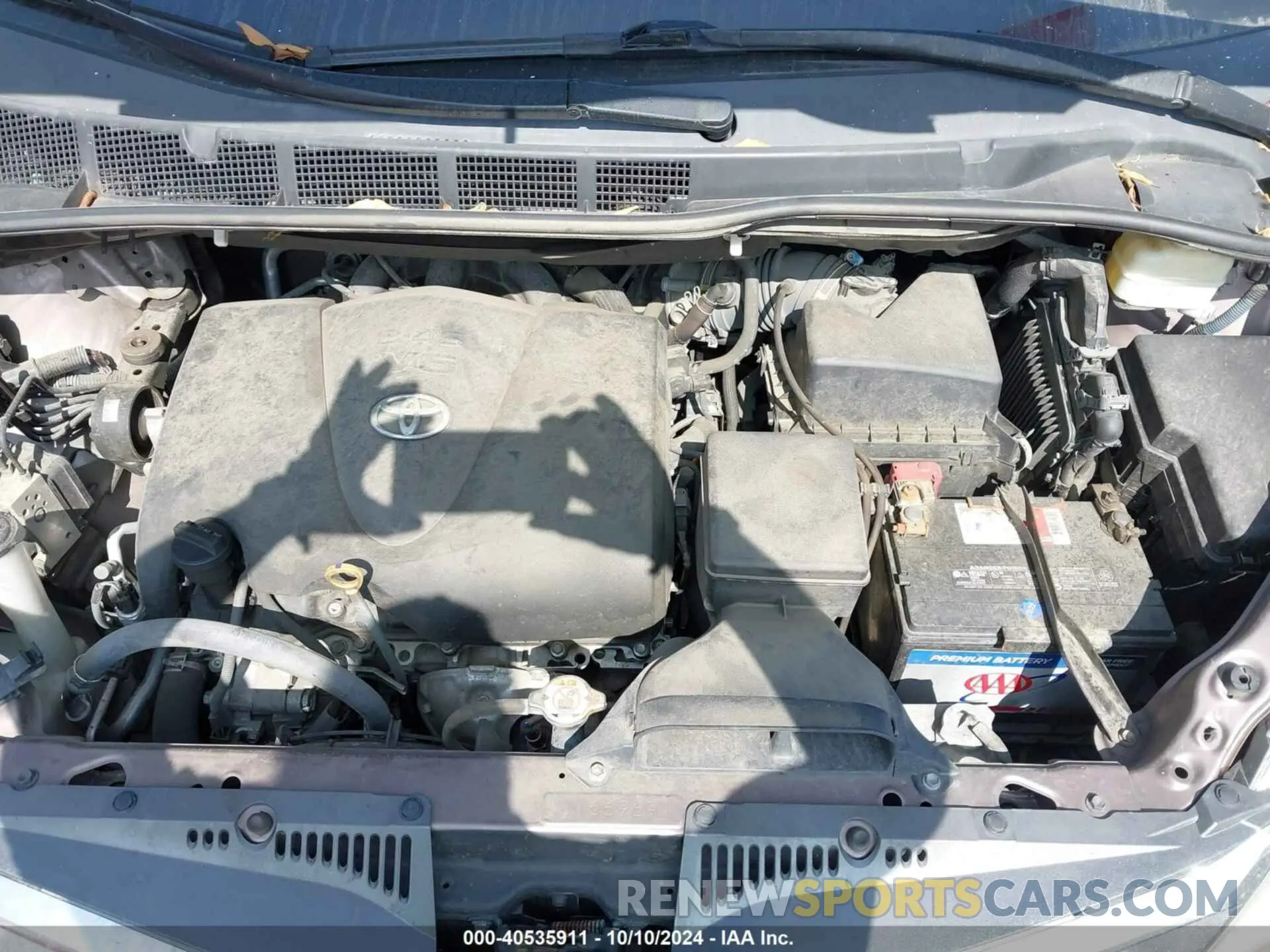 10 Photograph of a damaged car 5TDDZ3DC2KS210225 TOYOTA SIENNA 2019