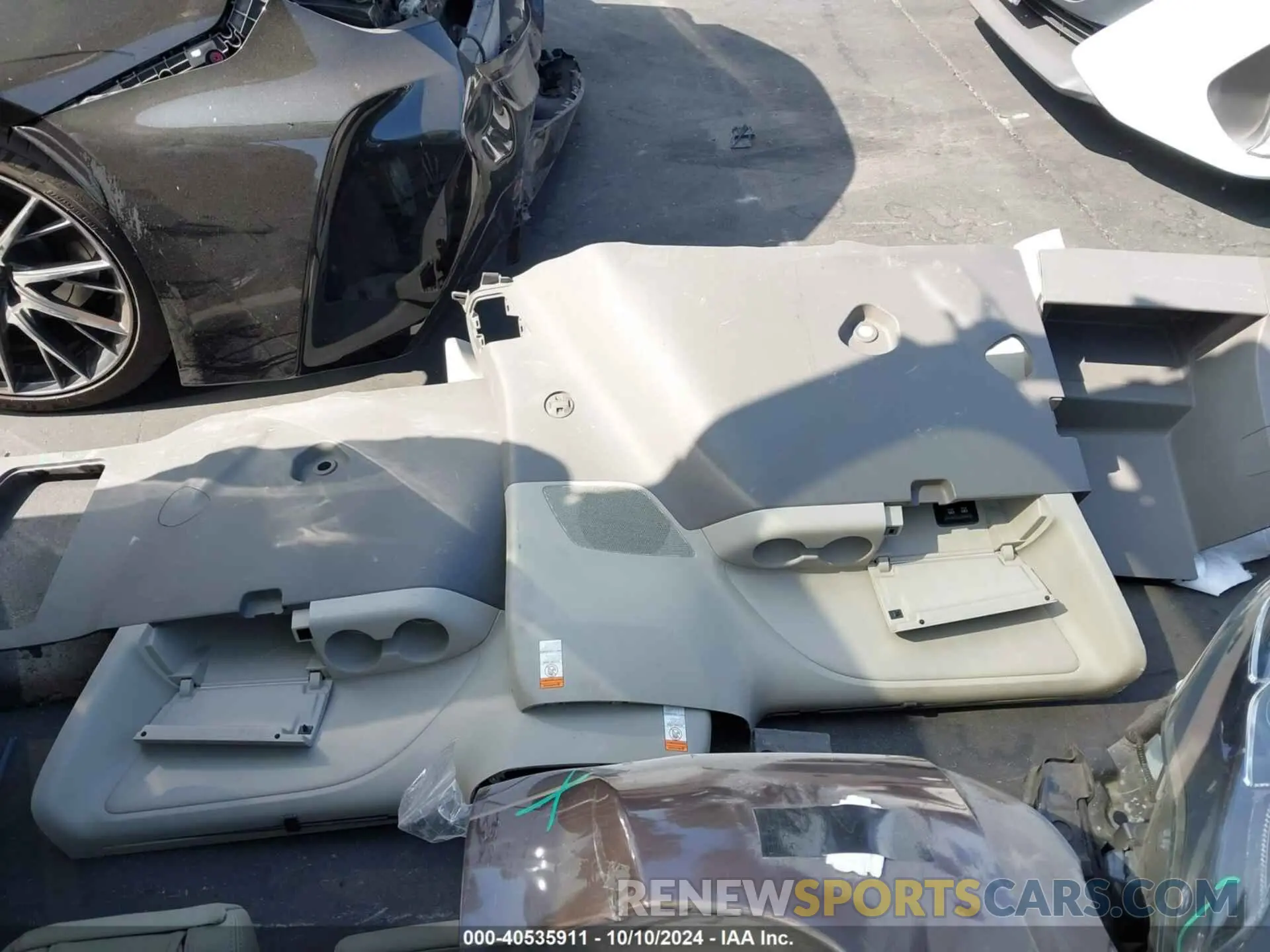 20 Photograph of a damaged car 5TDDZ3DC2KS210225 TOYOTA SIENNA 2019