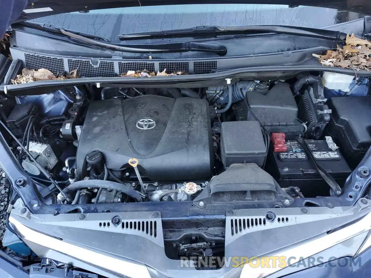 12 Photograph of a damaged car 5TDDZ3DC2KS218339 TOYOTA SIENNA 2019
