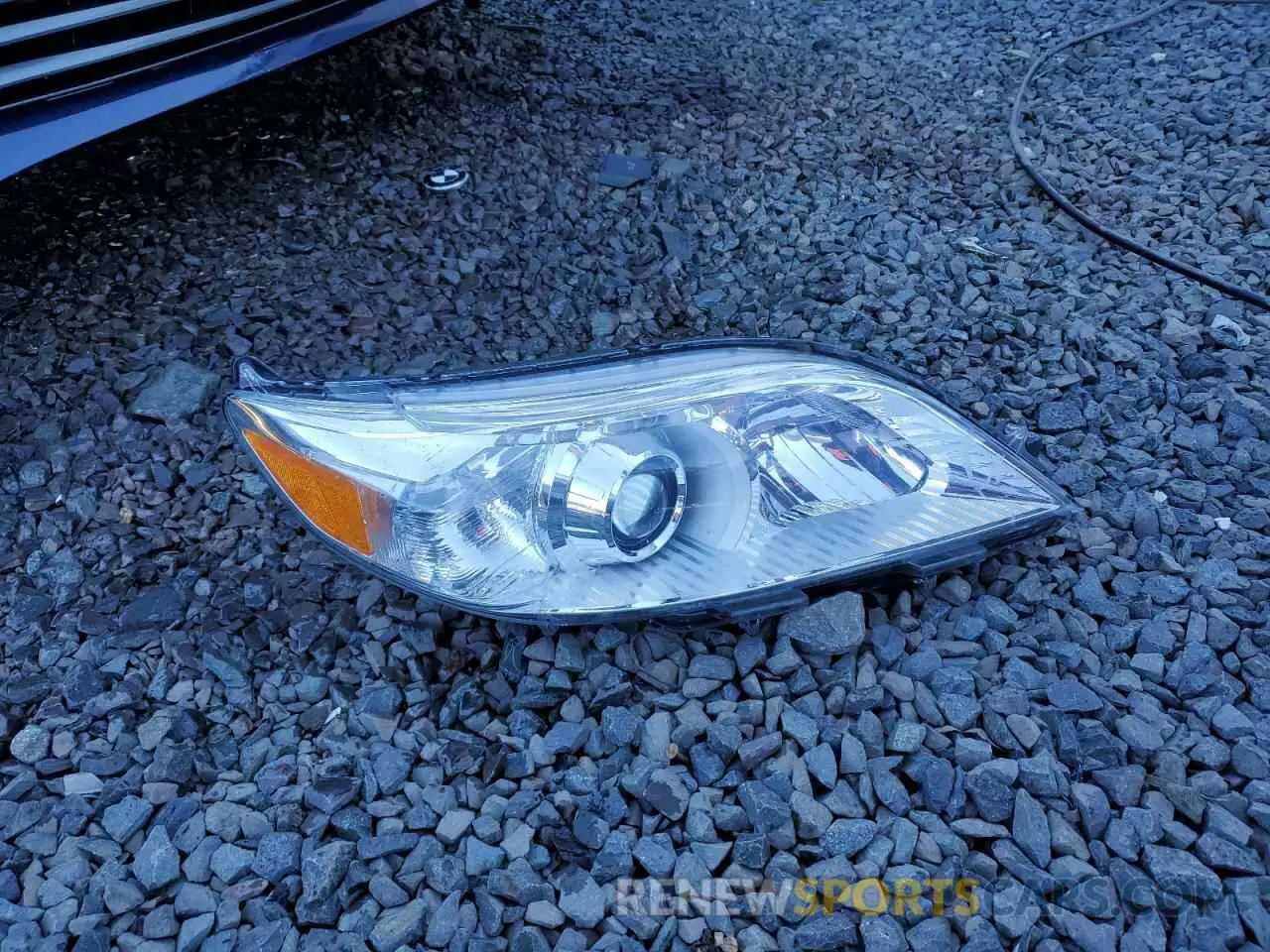 13 Photograph of a damaged car 5TDDZ3DC2KS218339 TOYOTA SIENNA 2019