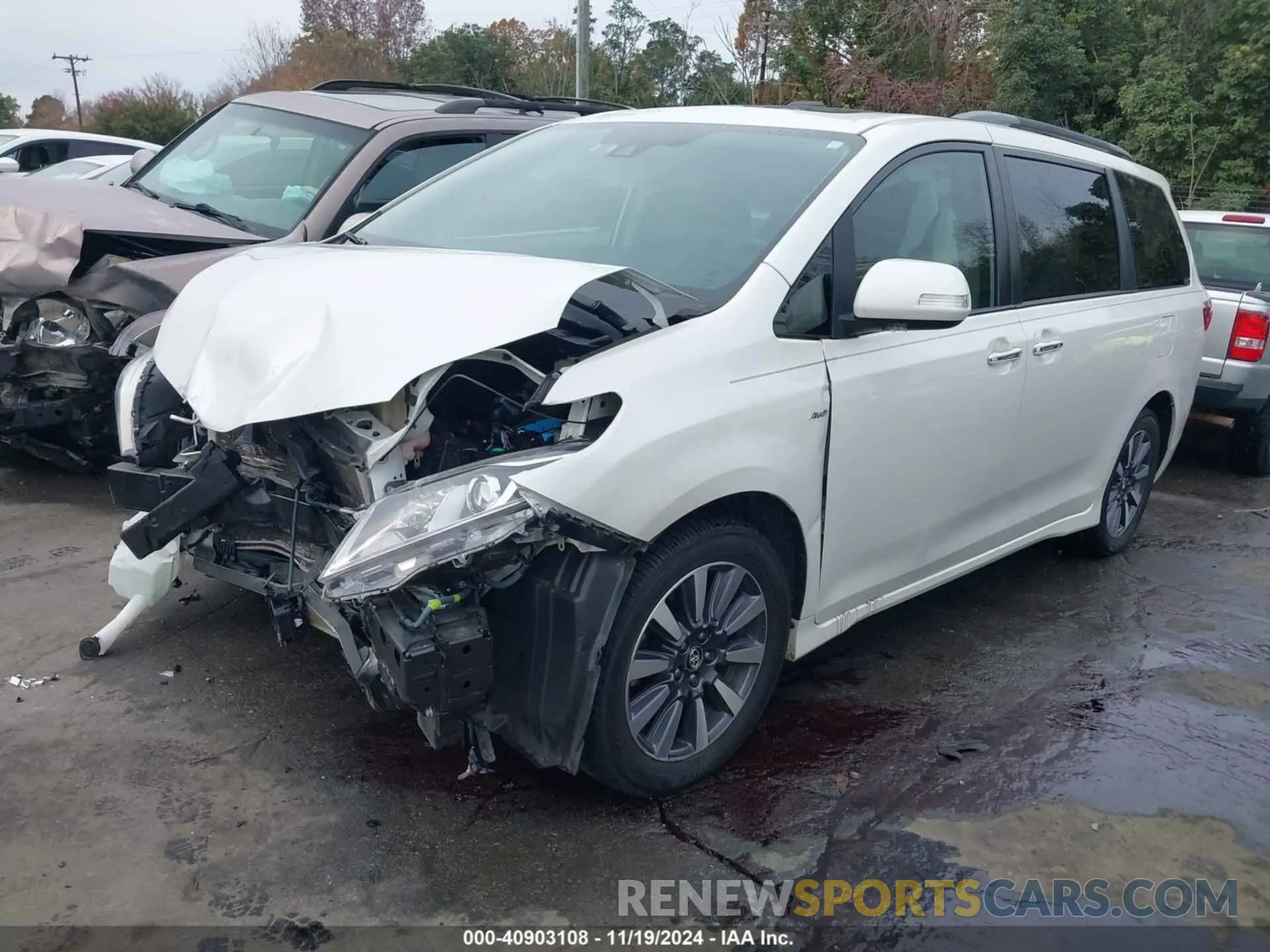 2 Photograph of a damaged car 5TDDZ3DC2KS226750 TOYOTA SIENNA 2019