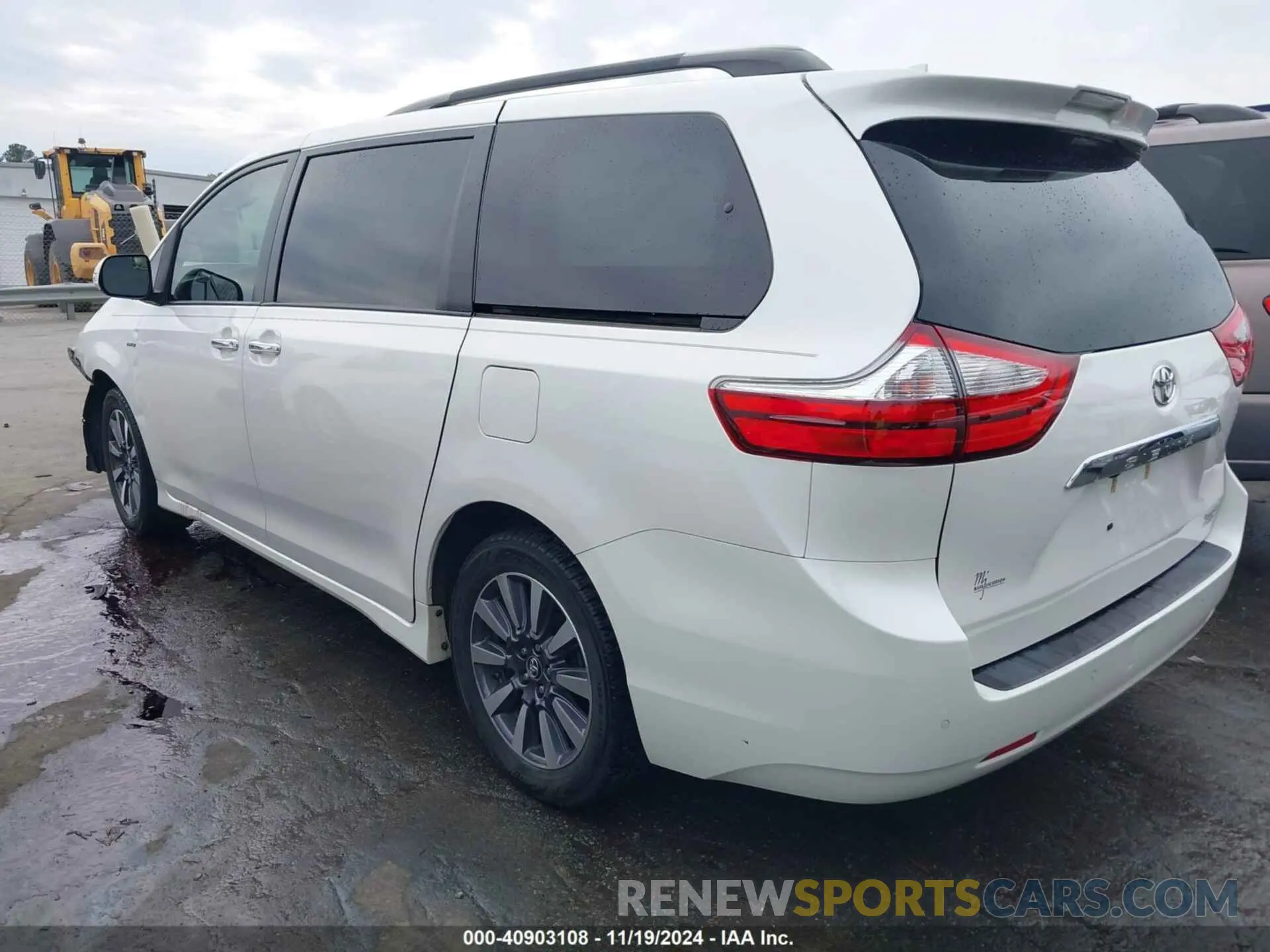 3 Photograph of a damaged car 5TDDZ3DC2KS226750 TOYOTA SIENNA 2019