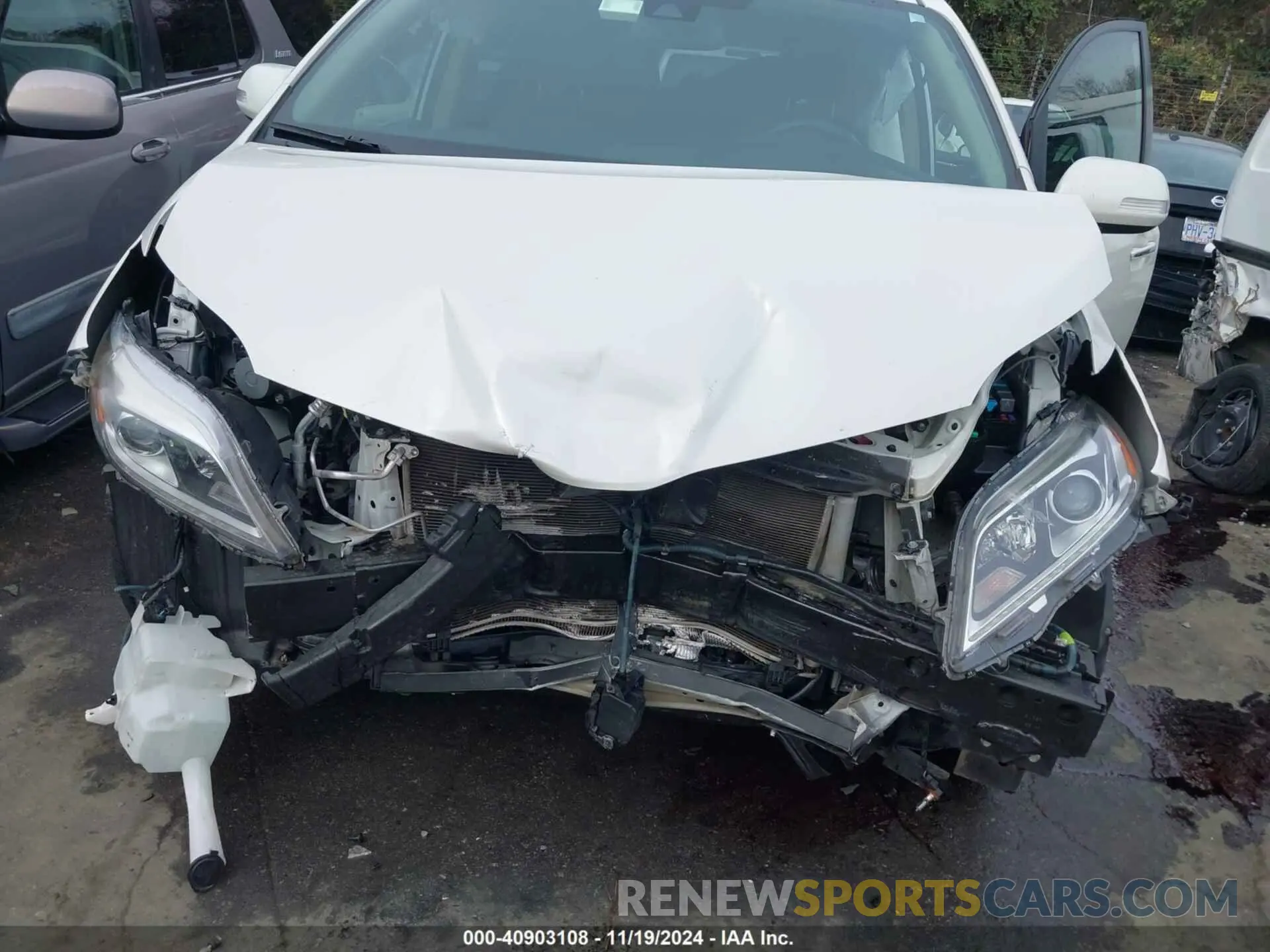 6 Photograph of a damaged car 5TDDZ3DC2KS226750 TOYOTA SIENNA 2019