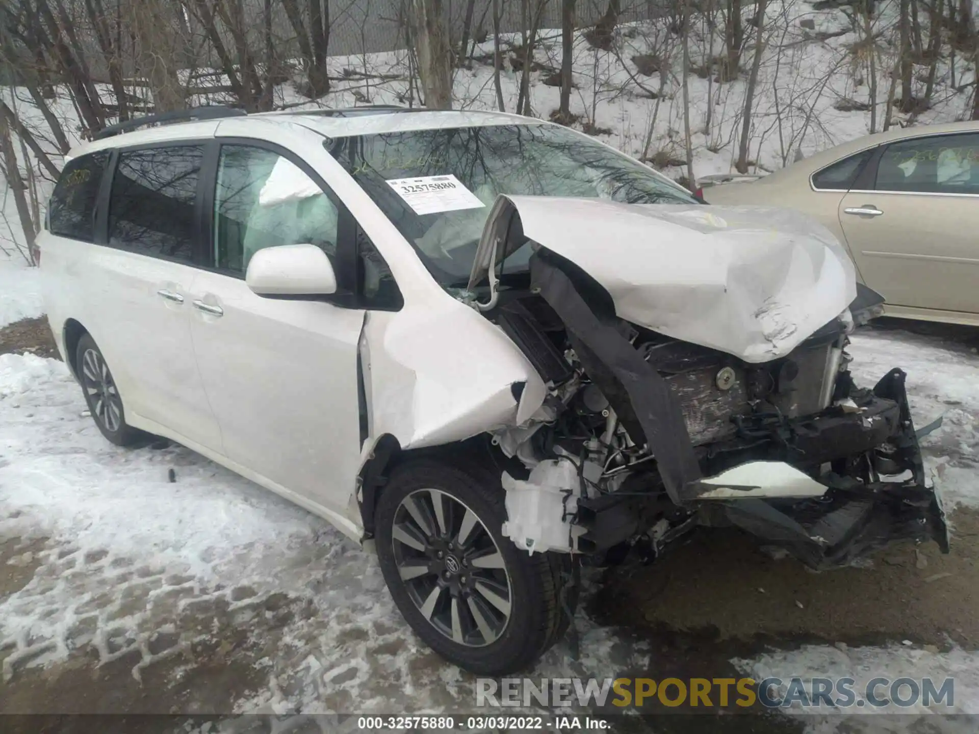 1 Photograph of a damaged car 5TDDZ3DC3KS226191 TOYOTA SIENNA 2019