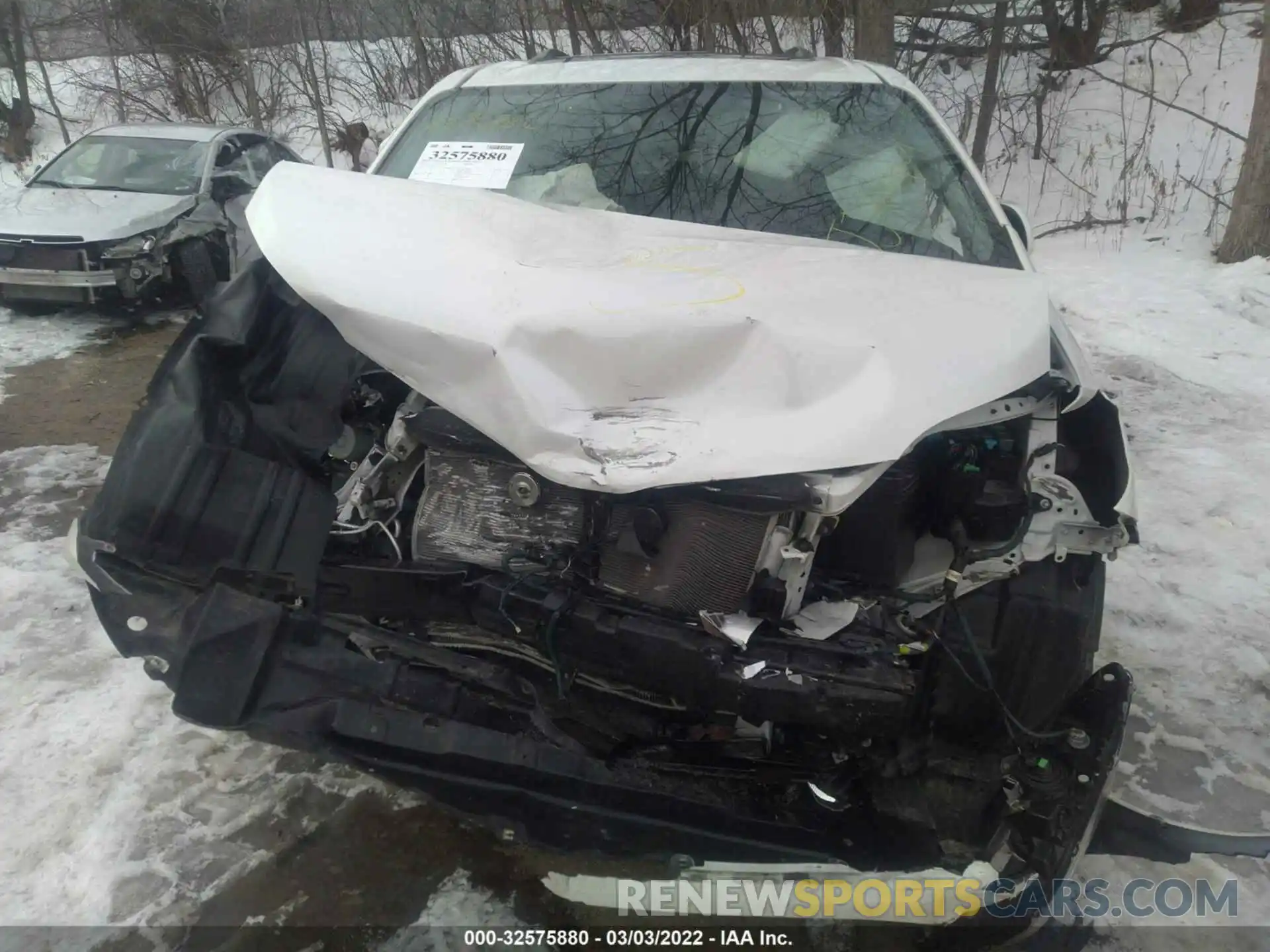 6 Photograph of a damaged car 5TDDZ3DC3KS226191 TOYOTA SIENNA 2019