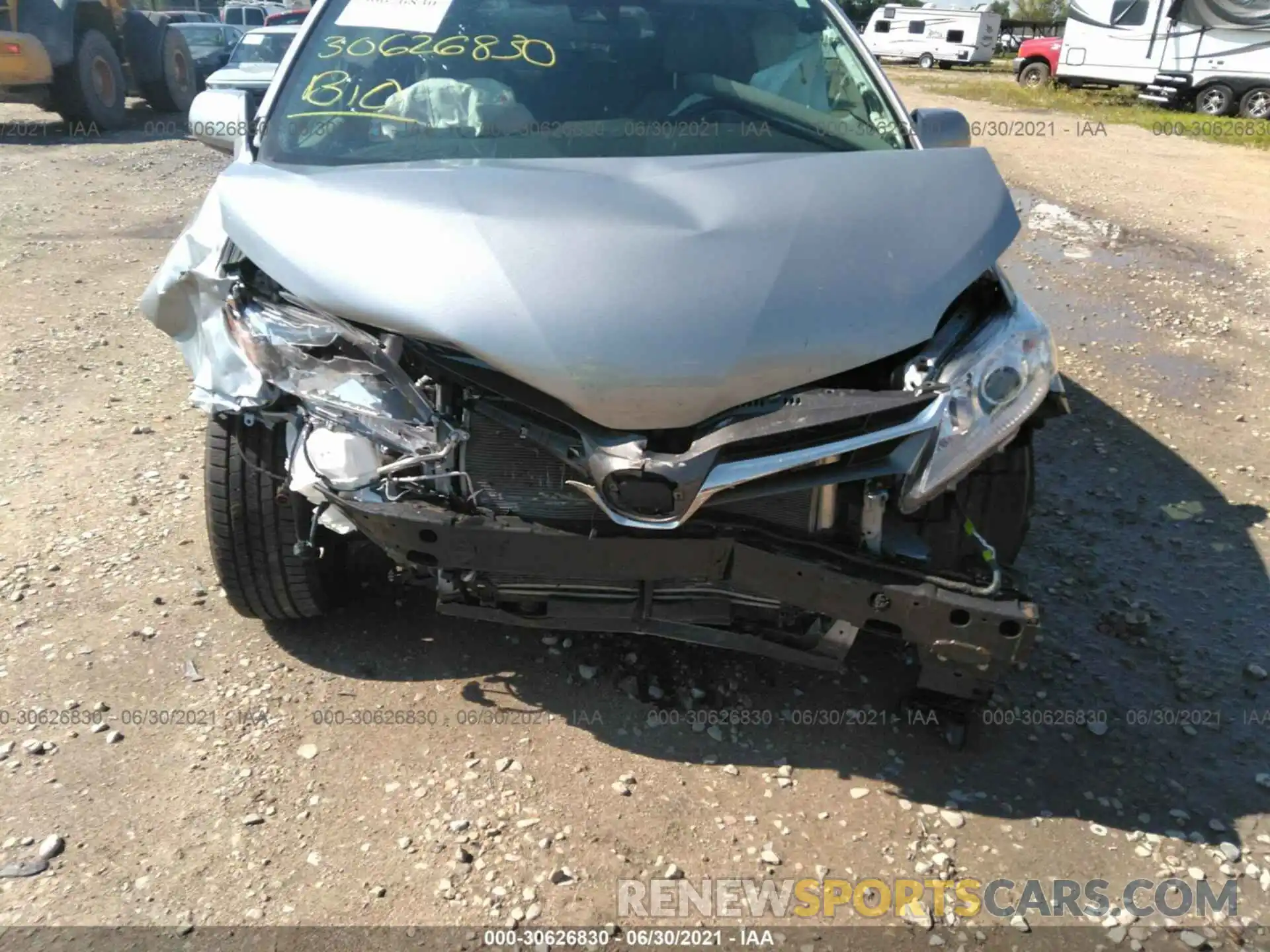 6 Photograph of a damaged car 5TDDZ3DC5KS218545 TOYOTA SIENNA 2019