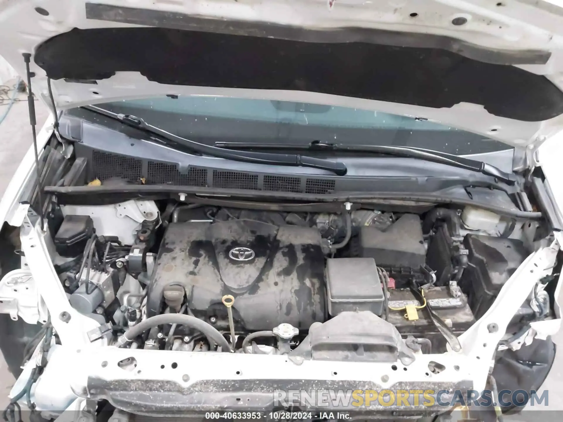 10 Photograph of a damaged car 5TDDZ3DC5KS223244 TOYOTA SIENNA 2019