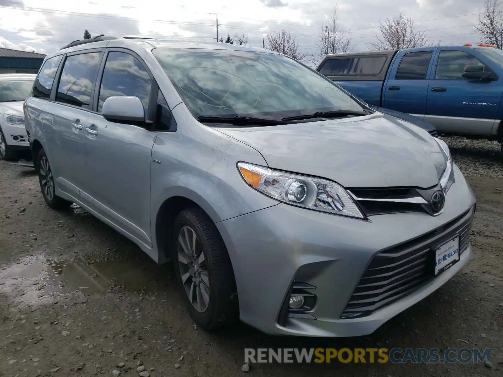 1 Photograph of a damaged car 5TDDZ3DC6KS211720 TOYOTA SIENNA 2019