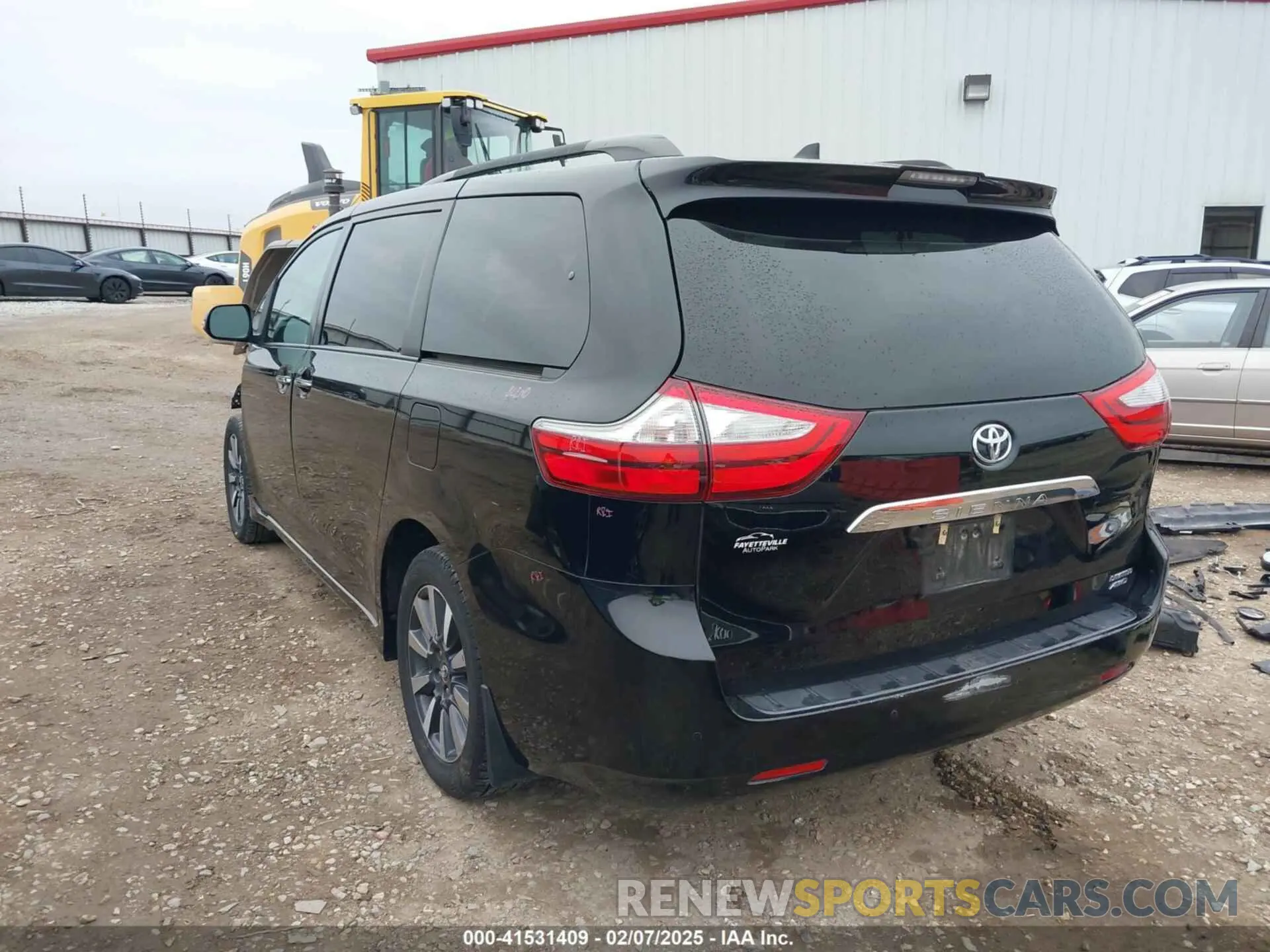 3 Photograph of a damaged car 5TDDZ3DC6KS214553 TOYOTA SIENNA 2019
