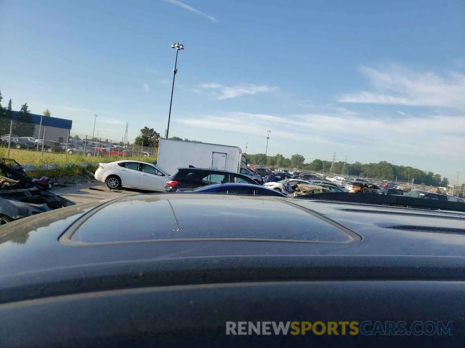 9 Photograph of a damaged car 5TDDZ3DC6KS220482 TOYOTA SIENNA 2019