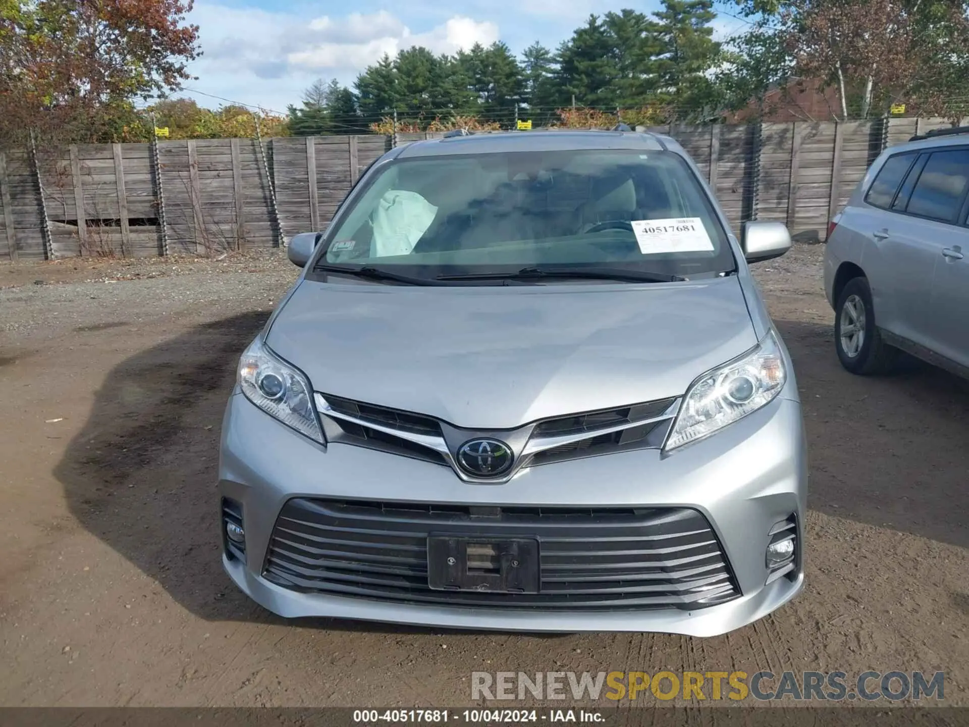 12 Photograph of a damaged car 5TDDZ3DC7KS227408 TOYOTA SIENNA 2019