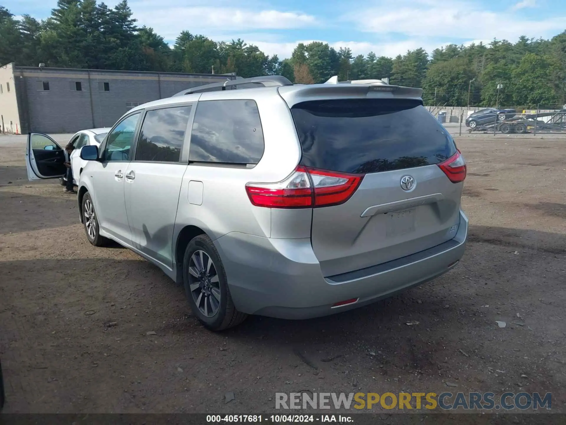 3 Photograph of a damaged car 5TDDZ3DC7KS227408 TOYOTA SIENNA 2019