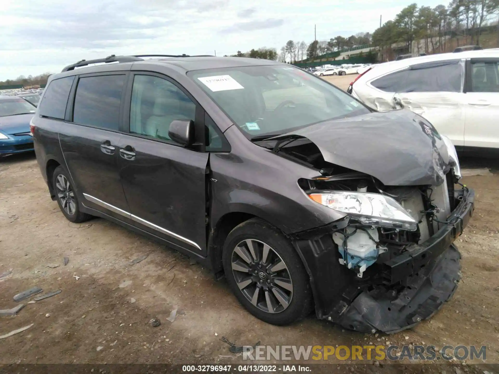 1 Photograph of a damaged car 5TDDZ3DC7KS227893 TOYOTA SIENNA 2019