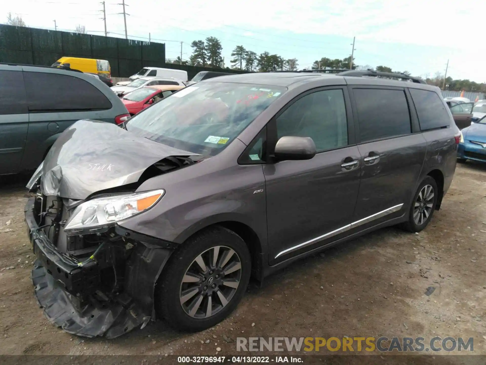 2 Photograph of a damaged car 5TDDZ3DC7KS227893 TOYOTA SIENNA 2019