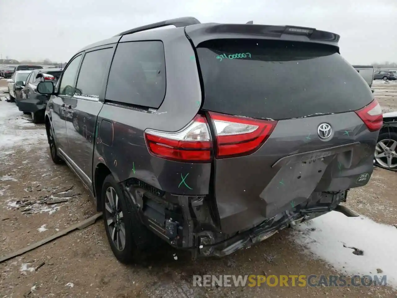 3 Photograph of a damaged car 5TDDZ3DC8KS211671 TOYOTA SIENNA 2019