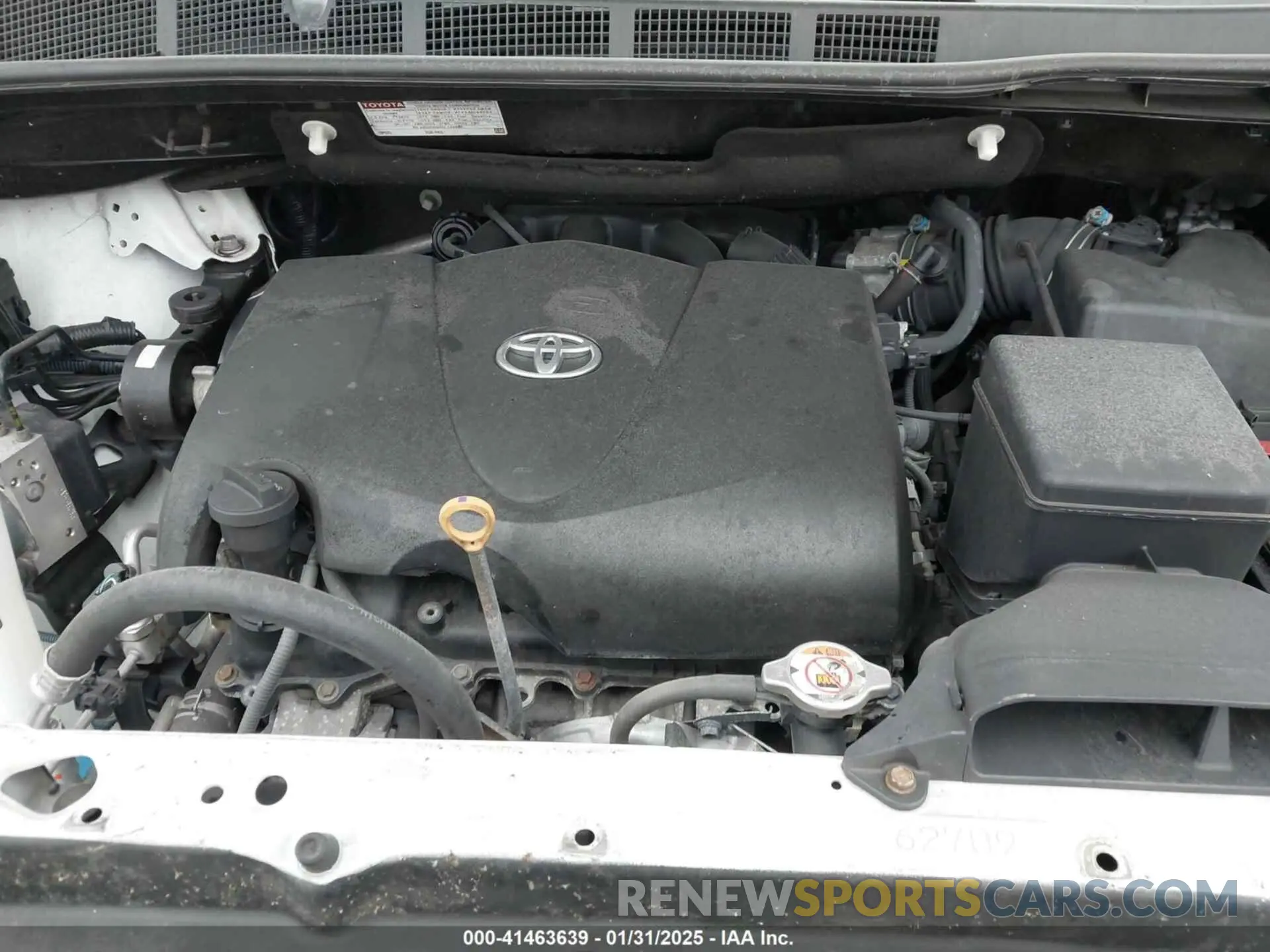 10 Photograph of a damaged car 5TDDZ3DC8KS215123 TOYOTA SIENNA 2019