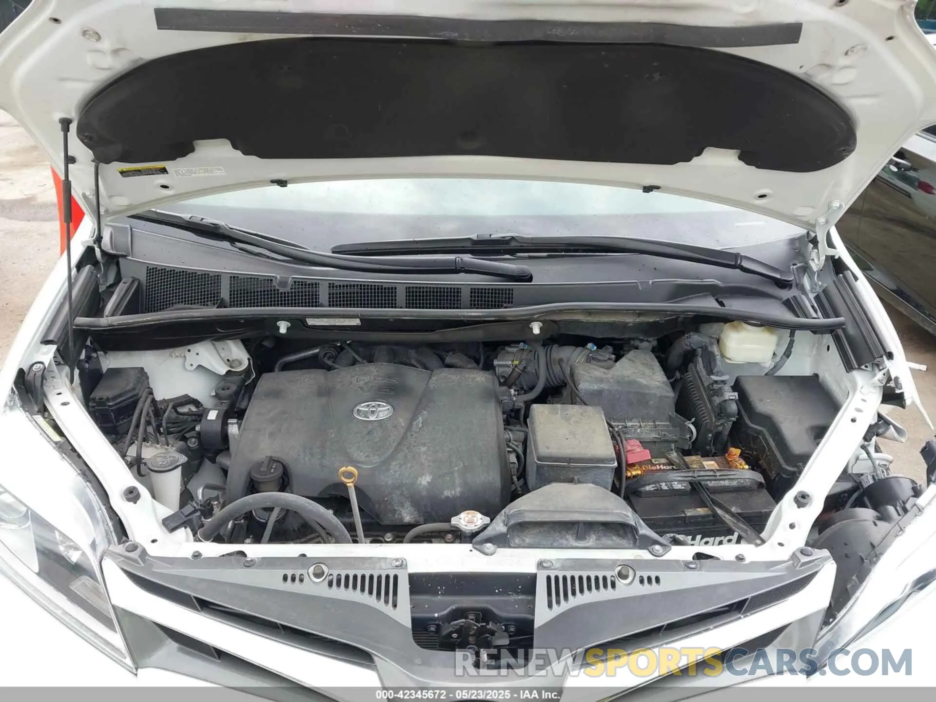 10 Photograph of a damaged car 5TDDZ3DC8KS224999 TOYOTA SIENNA 2019