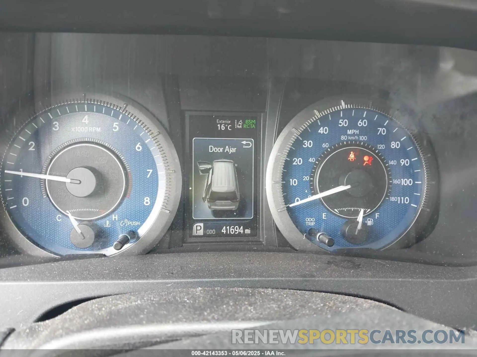 15 Photograph of a damaged car 5TDDZ3DC9KS226549 TOYOTA SIENNA 2019