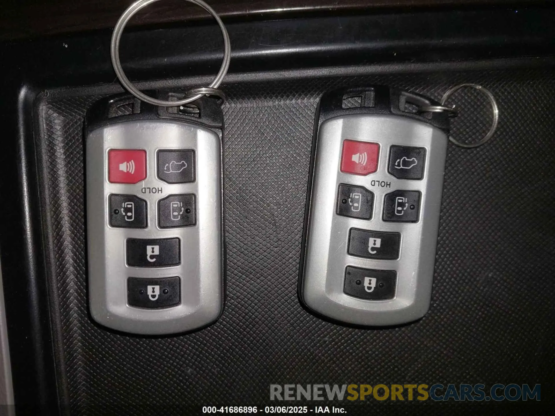 11 Photograph of a damaged car 5TDDZ3DCXKS224647 TOYOTA SIENNA 2019