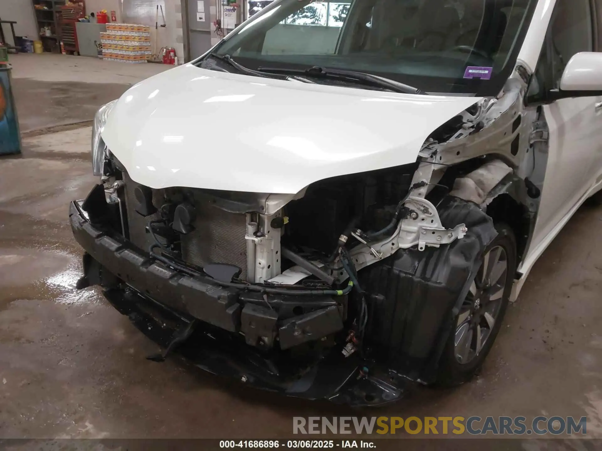 6 Photograph of a damaged car 5TDDZ3DCXKS224647 TOYOTA SIENNA 2019