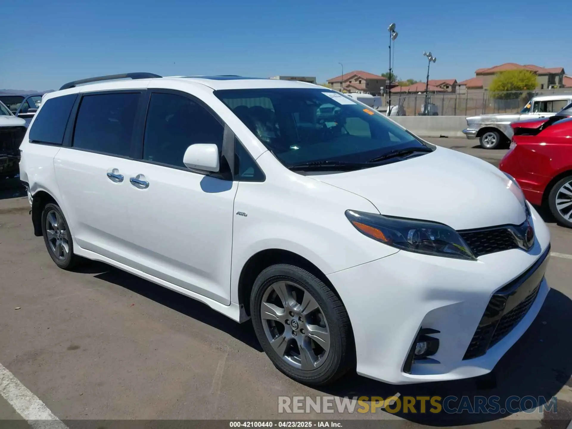 1 Photograph of a damaged car 5TDEZ3DC2KS213064 TOYOTA SIENNA 2019