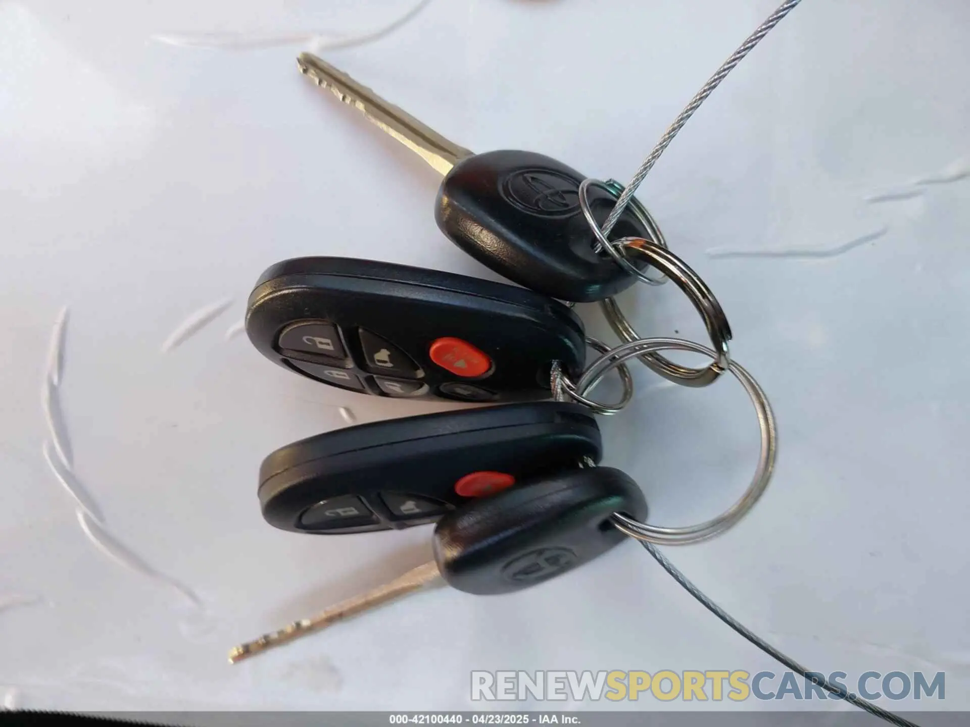 11 Photograph of a damaged car 5TDEZ3DC2KS213064 TOYOTA SIENNA 2019