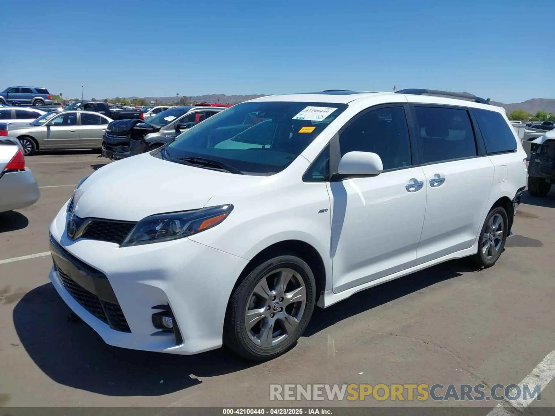 2 Photograph of a damaged car 5TDEZ3DC2KS213064 TOYOTA SIENNA 2019