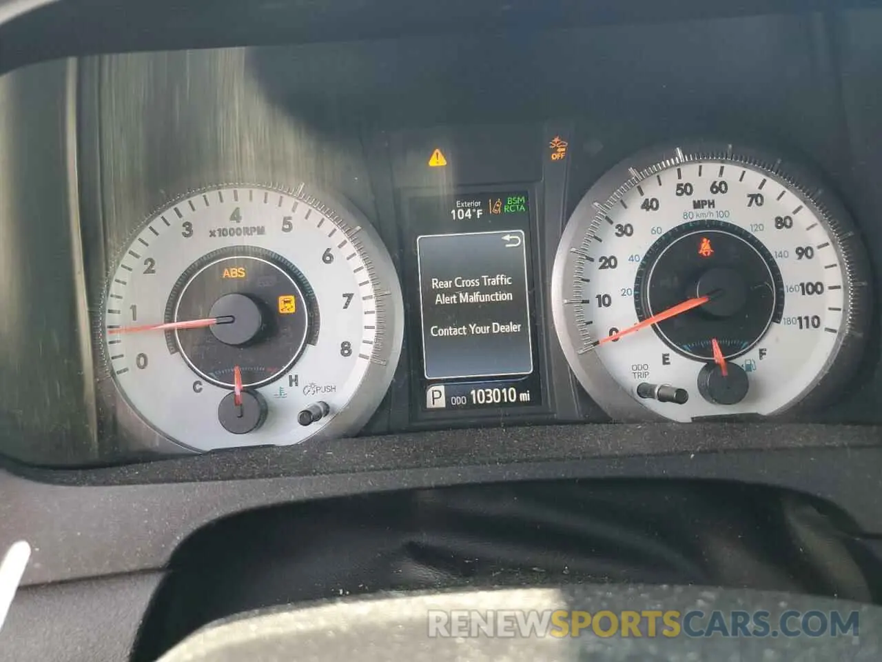 9 Photograph of a damaged car 5TDEZ3DC2KS221004 TOYOTA SIENNA 2019