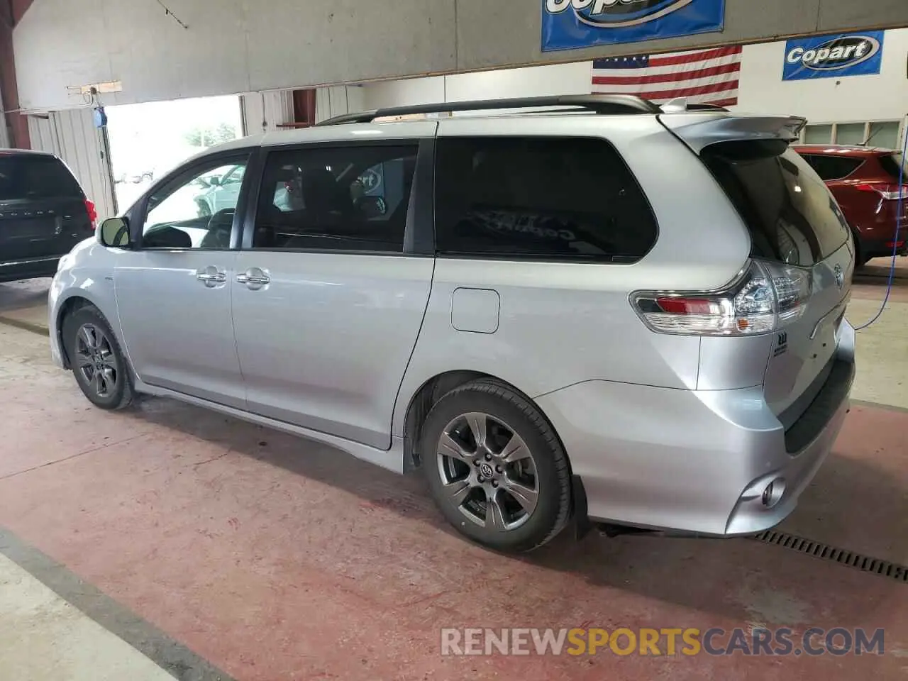 2 Photograph of a damaged car 5TDEZ3DC3KS221691 TOYOTA SIENNA 2019