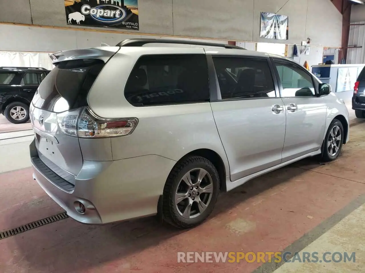 3 Photograph of a damaged car 5TDEZ3DC3KS221691 TOYOTA SIENNA 2019