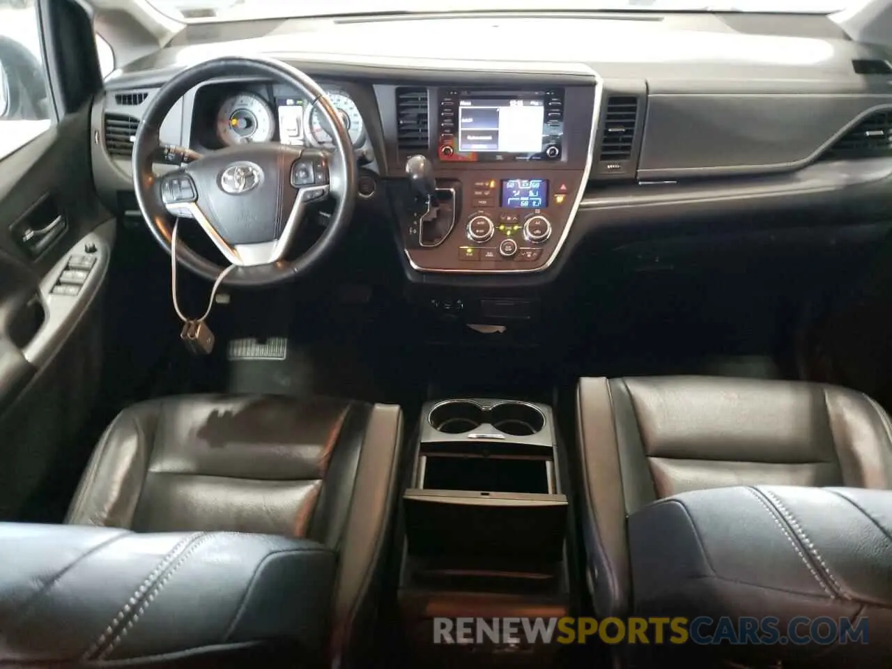 8 Photograph of a damaged car 5TDEZ3DC3KS221691 TOYOTA SIENNA 2019