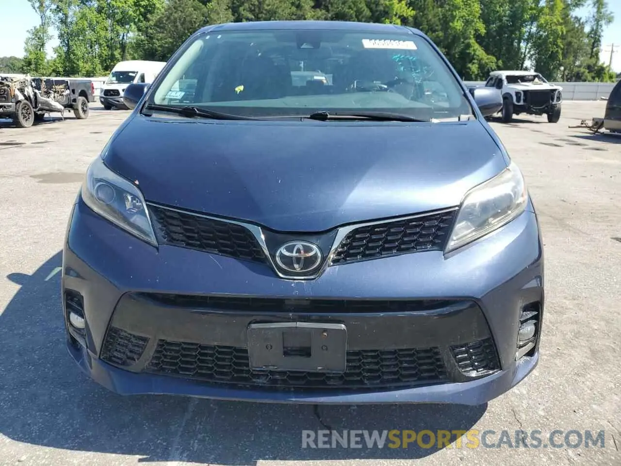 5 Photograph of a damaged car 5TDEZ3DC4KS215396 TOYOTA SIENNA 2019