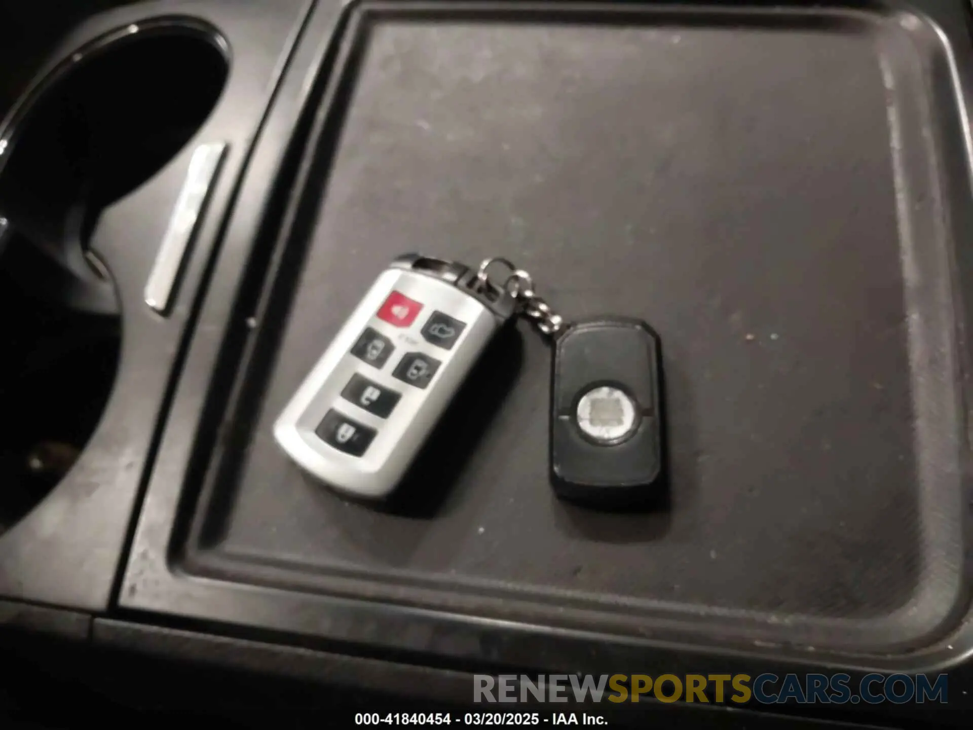 11 Photograph of a damaged car 5TDEZ3DC4KS217360 TOYOTA SIENNA 2019