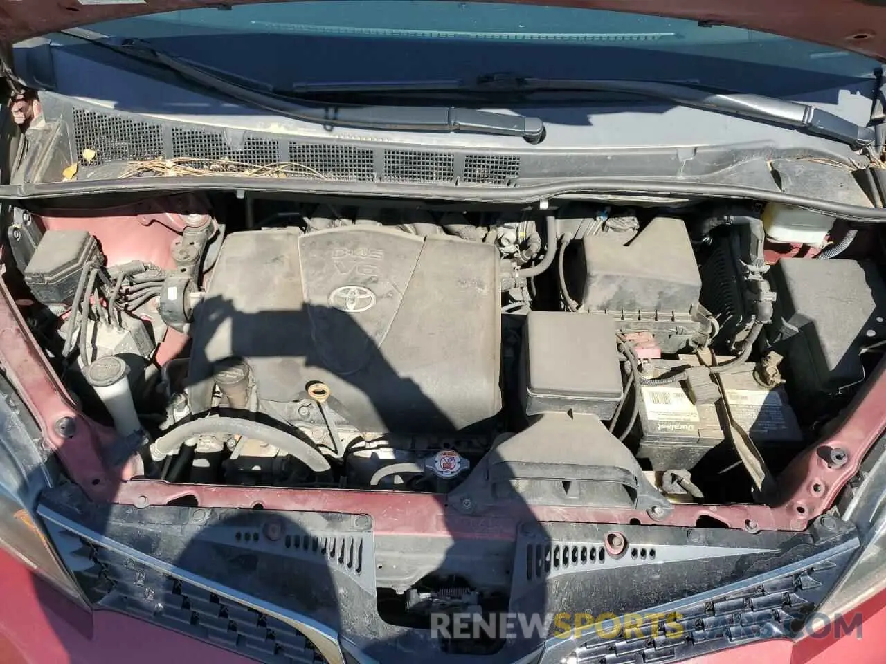 12 Photograph of a damaged car 5TDEZ3DC6KS219708 TOYOTA SIENNA 2019