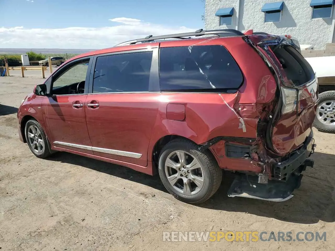 2 Photograph of a damaged car 5TDEZ3DC6KS219708 TOYOTA SIENNA 2019